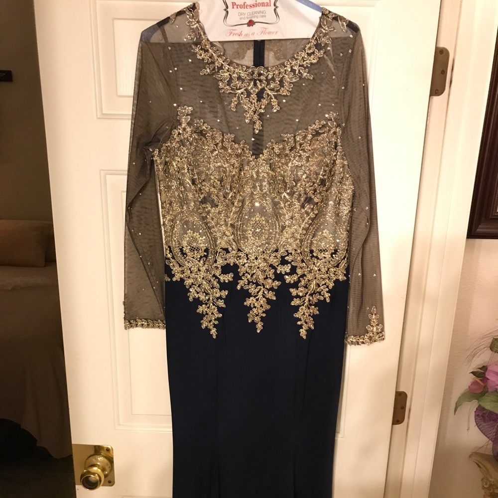 Elegant Dress ( price is negotiable)
